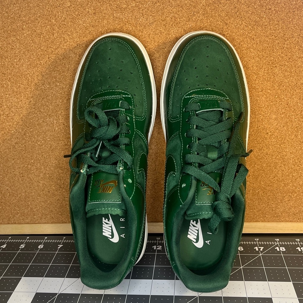 Nike 
Air force 1 LX
Gorge green croc
Nwot - Picture 5 of 16